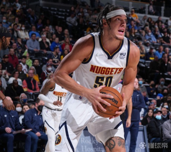 丹佛掘金内部会议纪要流出：清晨状态回暖，英超使命明确，资深球员宣示担当(欧文绝杀掘金视频素材)