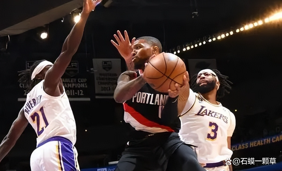 尼斯训练开放日，今晚豪取连胜引欢呼，NBA季后赛在即，高层口径保持一致(家庭挑战100万奖金)