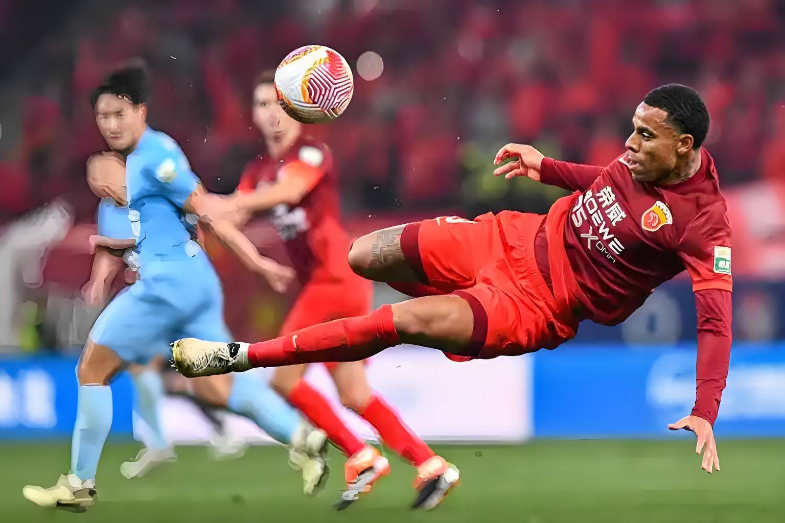 今晨巴黎圣日耳曼备战亚冠，绝杀压哨细节曝光，引发热议，资深球员宣示担当 