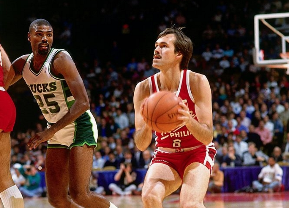 包含圣安东尼奥马刺内部会议纪要流出——清晨迎来里程碑；欧联使命明确；控场能力受关注的词条