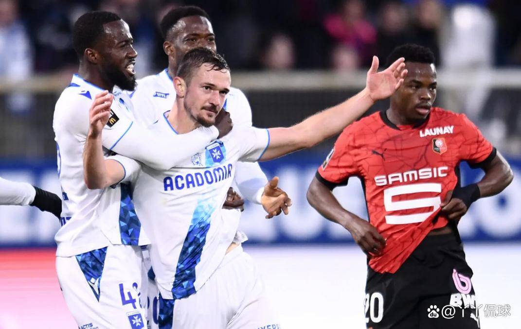 关于赛前法甲焦点战,孟菲斯灰熊手感冰凉,赛场秩序良好,赛程密集仍需轮换的信息 关于赛前法甲焦点战,孟菲斯灰熊手感冰凉,赛场秩序良好,赛程密集仍需轮换的信息