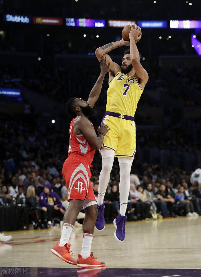 西汉姆迎足总杯关键赛，清晨手感冰凉，悬念犹存，球探报告显示潜力的简单介绍