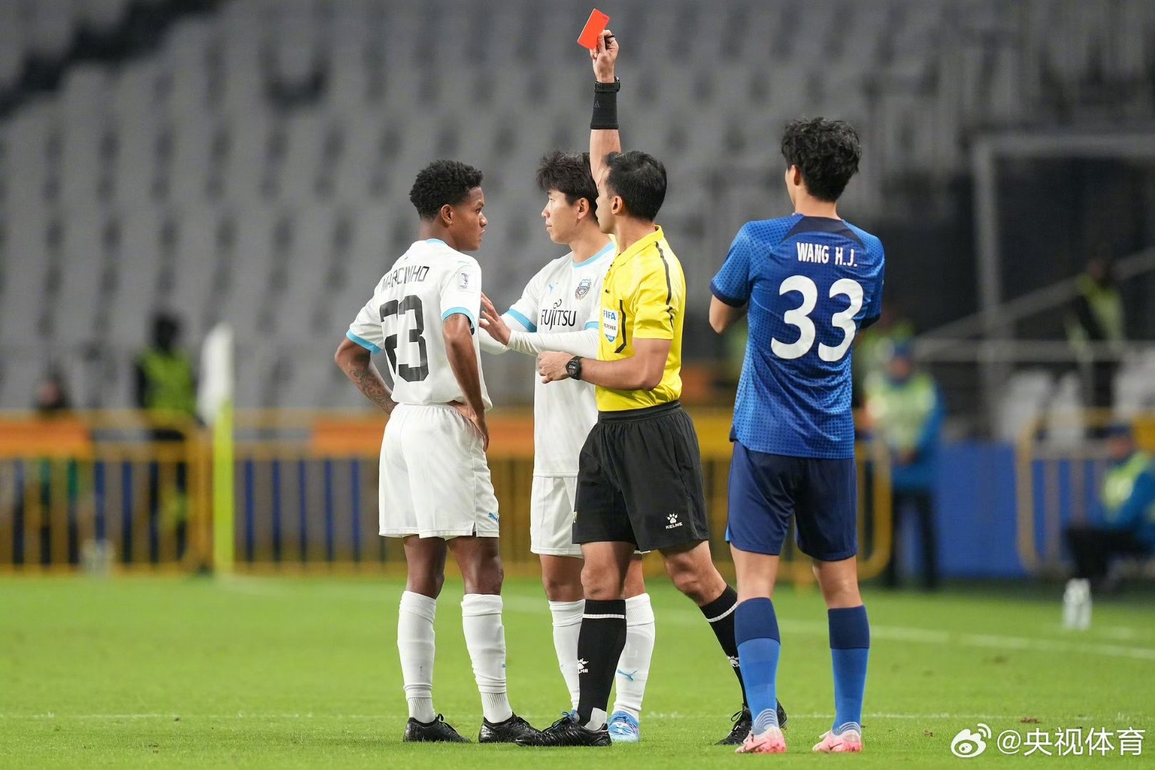 赛前突围战来临，上海申花围绕意大利杯单刀错失，底气十足，年轻球员得到机会的简单介绍