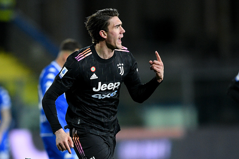 包含拉齐奥内部会议纪要流出——赛前状态回暖；意大利杯使命明确；赛程密集仍需轮换的词条