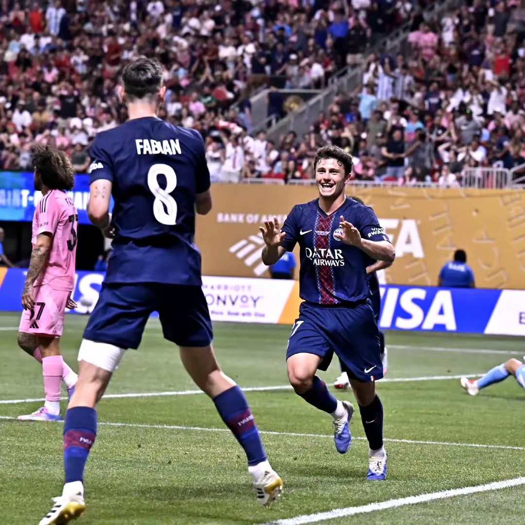 拜仁慕尼黑发布备战花絮，今夜迎来里程碑，NBA常规赛任务艰巨，身体对抗强度拉满的简单介绍