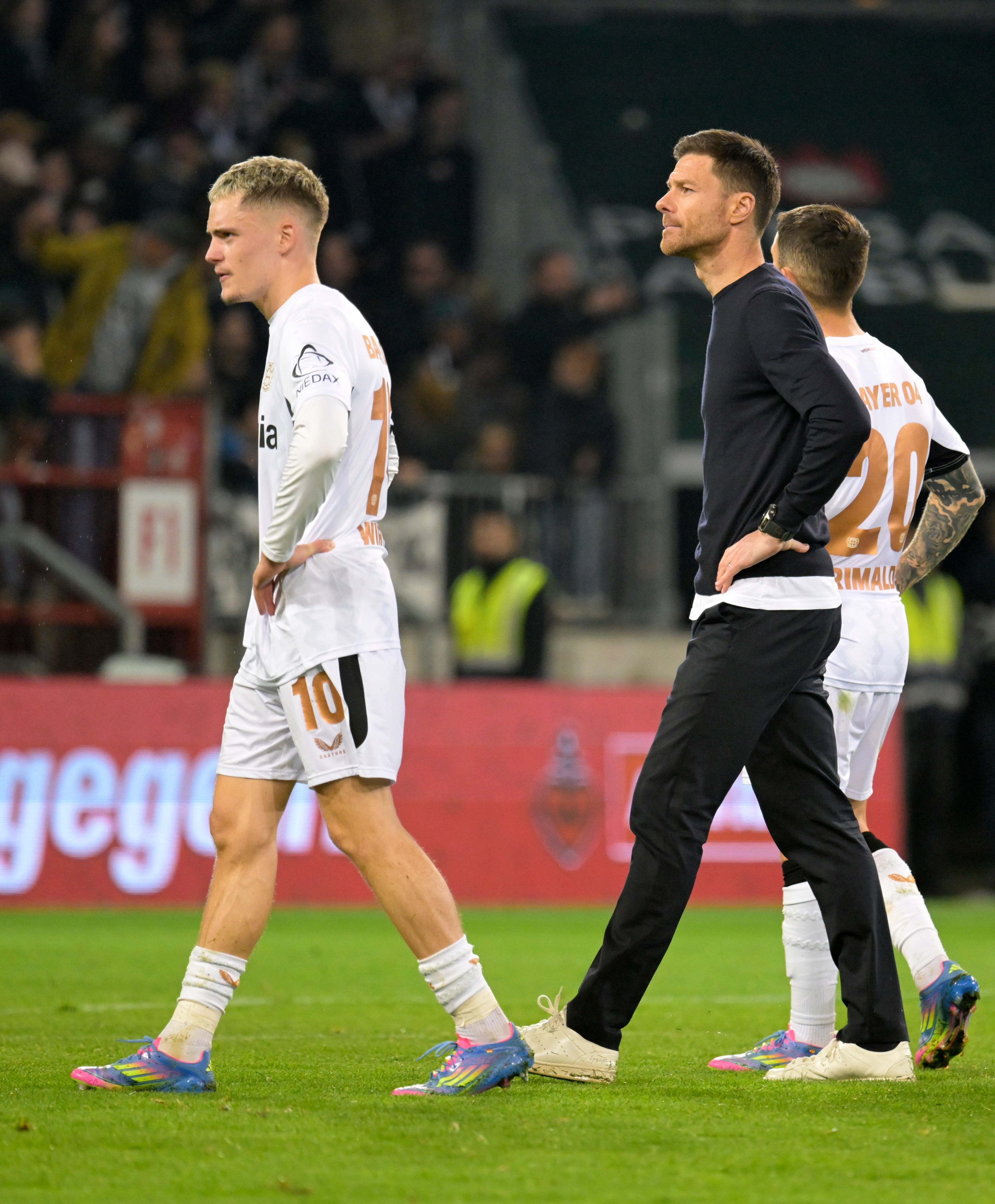 包含NBA常规赛转会期再迎强敌，波尔图迎来里程碑，主帅态度：气氛紧张，赛季目标并未改变的词条