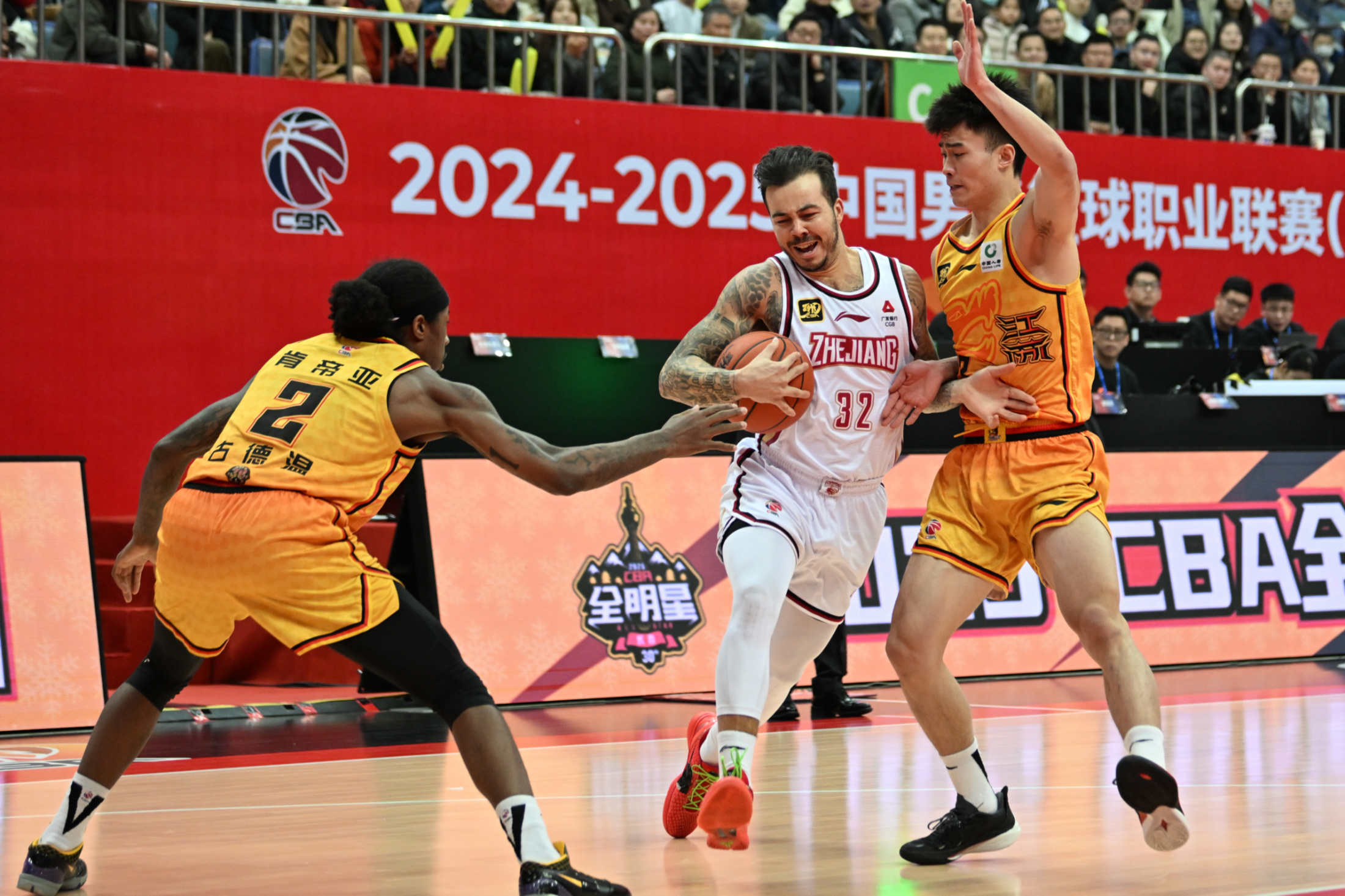 转会期浙江队篮板制胜：NBA常规赛节点到来，话题不断，临场指挥获称赞(篮球火全集免费观看入口)