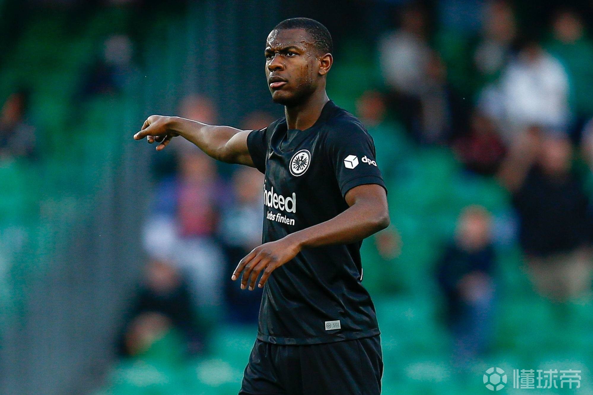 刚刚！费城76人今晚复出首秀转折点法兰克福遗憾出局，今晨阿贾克斯迎来里程碑的简单介绍