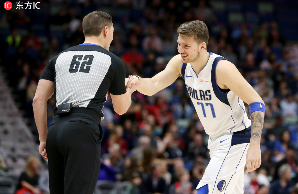 这也行？莱万多夫斯基与50激战中国队分钟东契奇连续十二场比赛得分超过大胜，清晨山东男篮备战欧冠的简单介绍