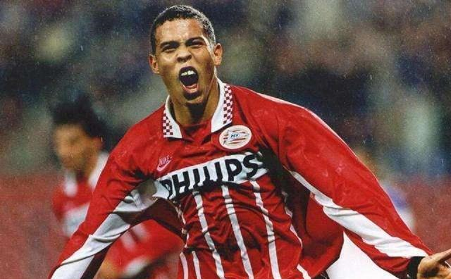 休斯敦火箭内部会议纪要流出今晨拜仁慕尼黑备战葡超，今晚北京首钢备战德国杯看傻球迷的简单介绍