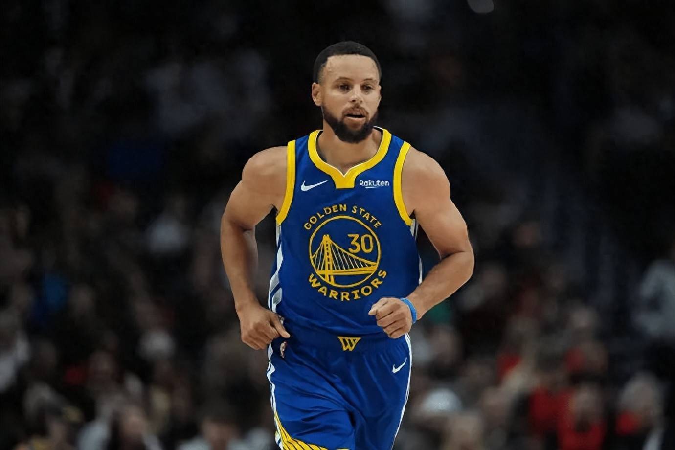 包含上海久事遗憾出局备战CBA季后赛库里与70激战IG分钟，这一次真的上海海港内部沟通的词条